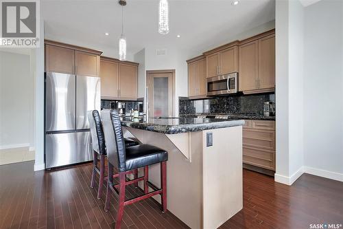7510 Lilac Place, Regina, SK - Indoor Photo Showing Kitchen With Stainless Steel Kitchen With Upgraded Kitchen