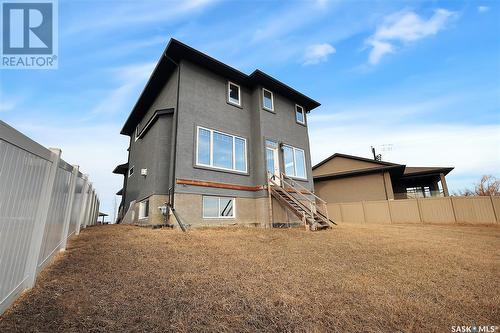 7510 Lilac Place, Regina, SK - Outdoor With Exterior
