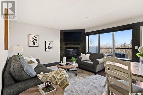 462 Nicoll Avenue, Regina Beach, SK - Indoor Photo Showing Living Room