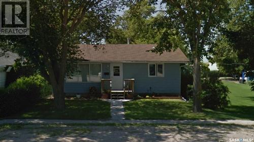 410 2Nd Avenue, Young, SK - Outdoor