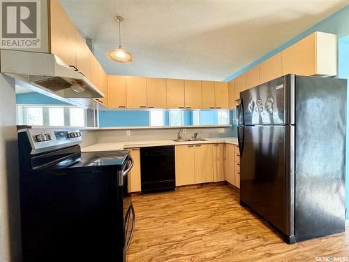 223 Nicoll Avenue, Regina Beach, SK - Indoor Photo Showing Kitchen
