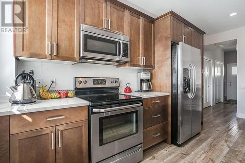 695 Webster Road Unit# 14, Kelowna, BC - Indoor Photo Showing Kitchen