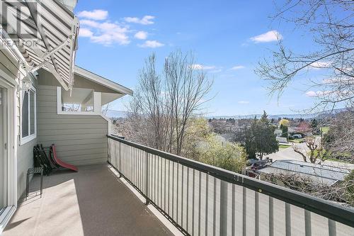 695 Webster Road Unit# 14, Kelowna, BC - Outdoor With Balcony With Exterior