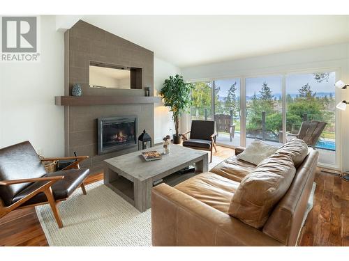 1200 Mission Ridge Road, Kelowna, BC - Indoor Photo Showing Living Room With Fireplace