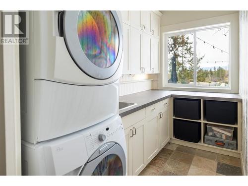 1200 Mission Ridge Road, Kelowna, BC - Indoor Photo Showing Laundry Room