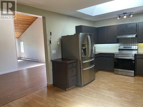7818 Sage Drive, Coldstream, BC - Indoor Photo Showing Kitchen