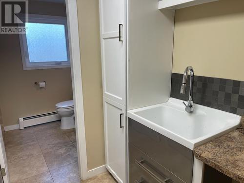 7818 Sage Drive, Coldstream, BC - Indoor Photo Showing Bathroom