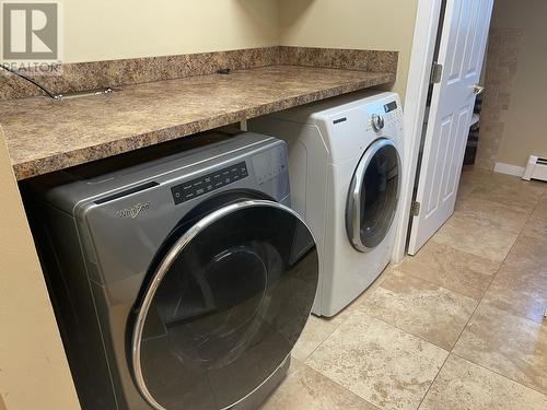 7818 Sage Drive, Coldstream, BC - Indoor Photo Showing Laundry Room