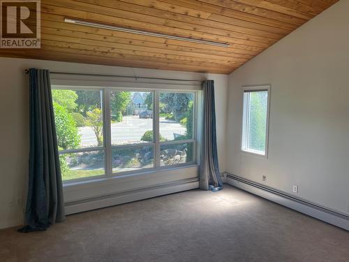 7818 Sage Drive, Coldstream, BC - Indoor Photo Showing Other Room