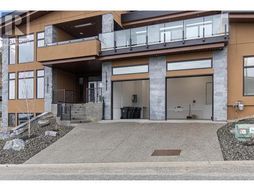 5667 Jasper Way, Kelowna, BC - Outdoor