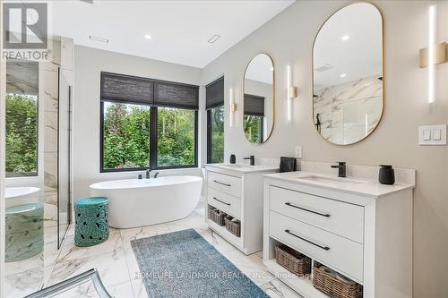 114 Reding Road, Hamilton, ON - Indoor Photo Showing Bathroom