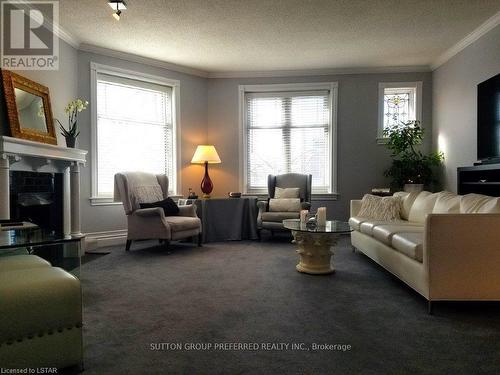 #307 -460 Wellington St, London, ON - Indoor Photo Showing Living Room