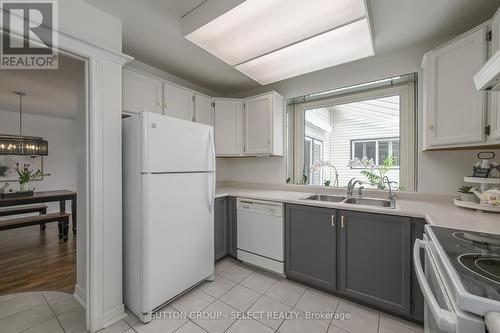 44 - 60 Fiddlers Green Road, London, ON - Indoor Photo Showing Kitchen With Double Sink
