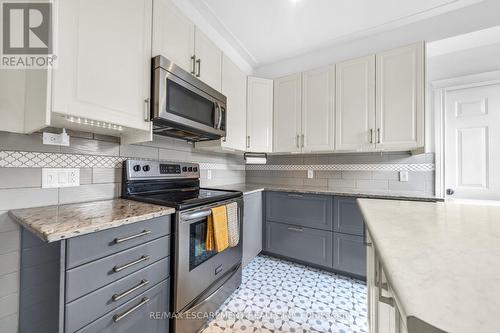 46 Garfield Ave S, Hamilton, ON - Indoor Photo Showing Kitchen With Upgraded Kitchen