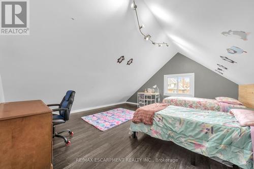 46 Garfield Ave S, Hamilton, ON - Indoor Photo Showing Bedroom