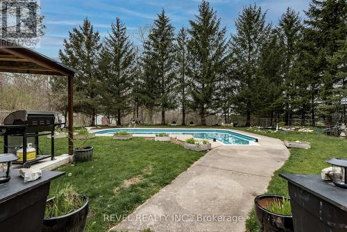 833 Rosehill Road, Fort Erie, ON - Outdoor With In Ground Pool