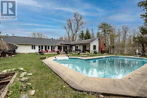 833 Rosehill Rd, Fort Erie, ON - Outdoor With In Ground Pool