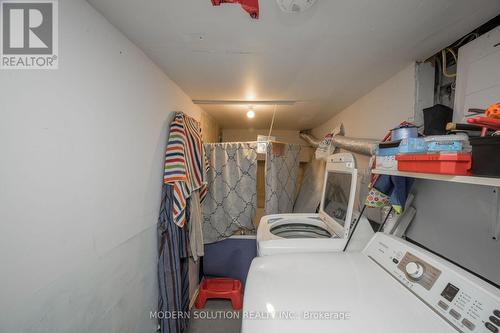 439 Wentworth Street N, Hamilton, ON - Indoor Photo Showing Laundry Room
