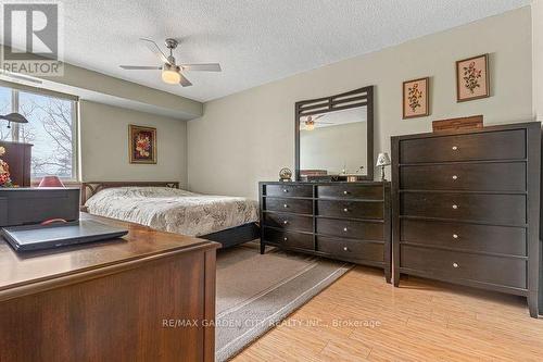 #203 -301 Frances Ave, Hamilton, ON - Indoor Photo Showing Bedroom