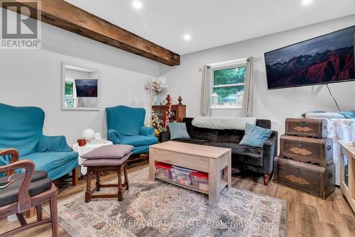 199 Napoleon St, Grey Highlands, ON - Indoor Photo Showing Living Room