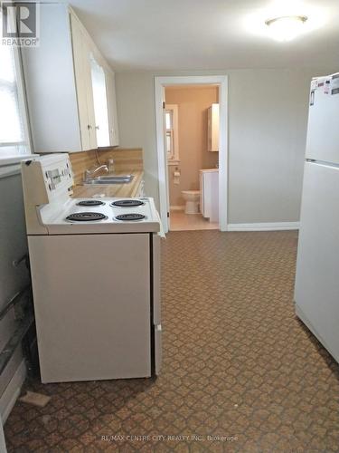 18 Fourth Ave, St. Thomas, ON - Indoor Photo Showing Laundry Room