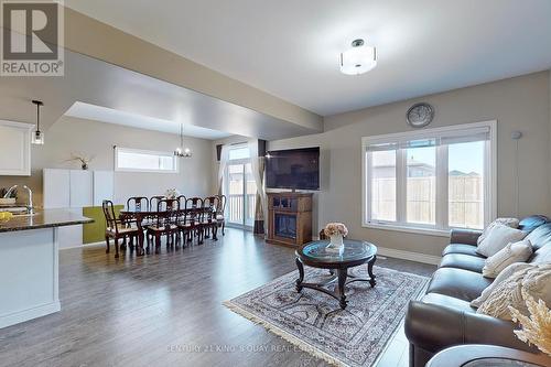 18 Cottonwood Drive, Belleville, ON - Indoor Photo Showing Living Room