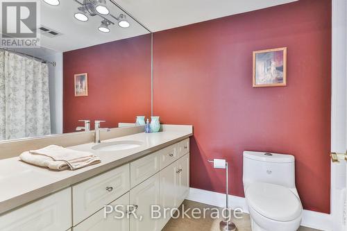 605 - 67 Caroline Street S, Hamilton, ON - Indoor Photo Showing Bathroom