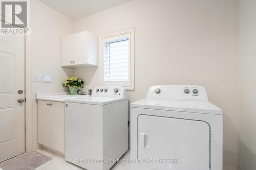 110 Avanti Crescent, Hamilton, ON - Indoor Photo Showing Laundry Room