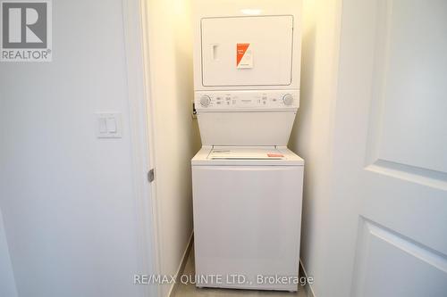 39 Lincoln Drive, Belleville, ON - Indoor Photo Showing Laundry Room