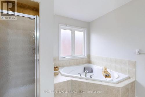 44 Pexton Ave W, Richmond Hill, ON - Indoor Photo Showing Bathroom