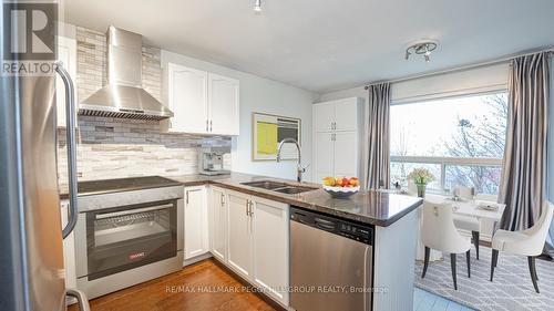 14 Revelstoke Crt, Barrie, ON - Indoor Photo Showing Kitchen With Double Sink