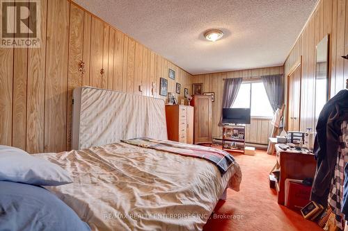 1091 Edgeleigh Ave, Mississauga, ON - Indoor Photo Showing Bedroom