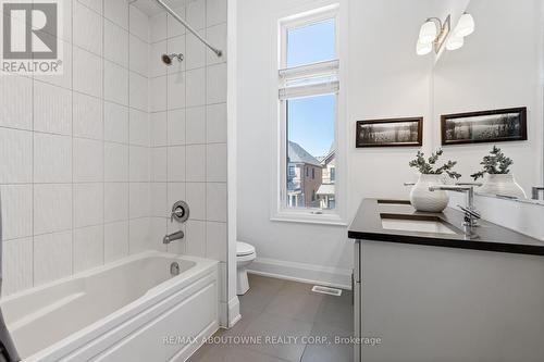 1467 Everest Crescent, Oakville, ON - Indoor Photo Showing Bathroom