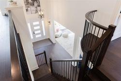 Staircase / Foyer - 