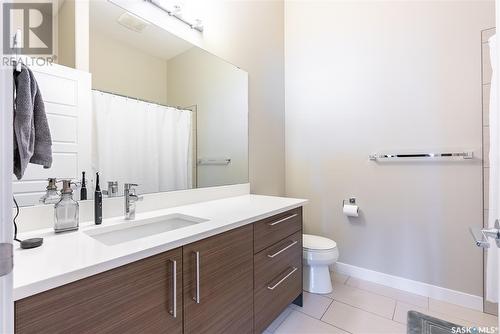 307 502 Perehudoff Crescent, Saskatoon, SK - Indoor Photo Showing Bathroom