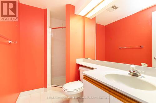 608 - 77 Harbour Square, Toronto, ON - Indoor Photo Showing Bathroom