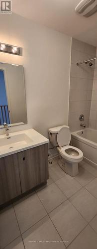 717 Heathrow Path, Oshawa, ON - Indoor Photo Showing Bathroom