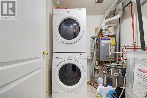 15 - 6063 Kingston Road, Toronto, ON - Indoor Photo Showing Laundry Room