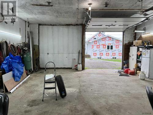 68 St-Aubin Ave, Moonbeam, ON - Indoor Photo Showing Garage