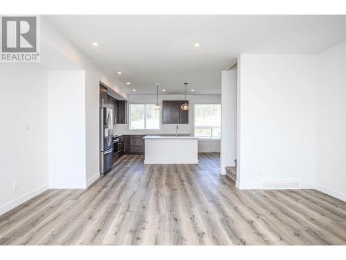 610 Academy Way Unit# 123, Kelowna, BC - Indoor Photo Showing Kitchen