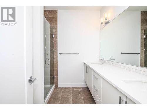 610 Academy Way Unit# 123, Kelowna, BC - Indoor Photo Showing Bathroom