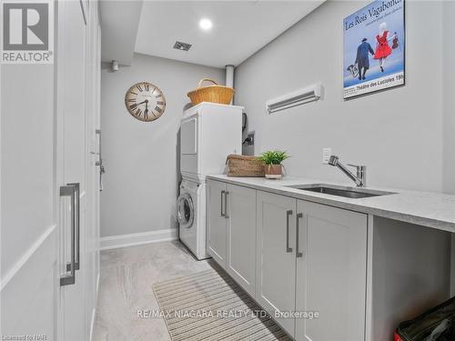 102 - 10 Dalhousie Avenue, St. Catharines, ON - Indoor Photo Showing Laundry Room