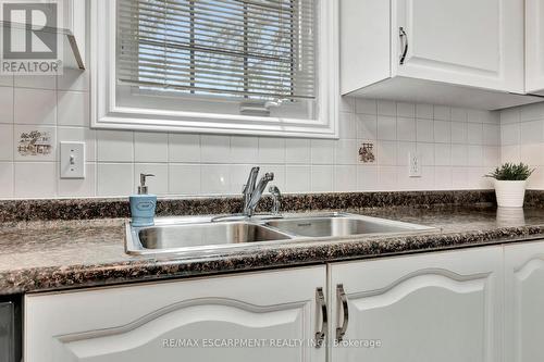 #23 -20 Meadowlands Blvd, Hamilton, ON - Indoor Photo Showing Kitchen With Double Sink