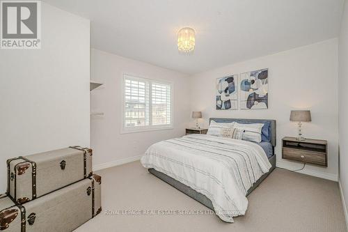 15 Fiddlehead Cres, Hamilton, ON - Indoor Photo Showing Bedroom