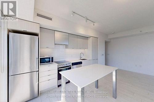 741 - 26 Gibbs Road, Toronto, ON - Indoor Photo Showing Kitchen With Upgraded Kitchen