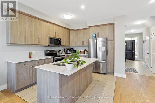 #9 -745 Chelton Rd, London, ON - Indoor Photo Showing Kitchen