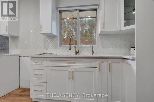 423 Mcdowell Road E, Norfolk (Simcoe), ON - Indoor Photo Showing Kitchen