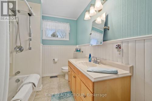 206 Chatterton Valley Cres, Quinte West, ON - Indoor Photo Showing Bathroom