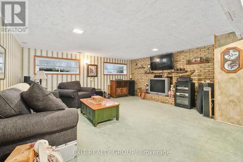 206 Chatterton Valley Cres, Quinte West, ON - Indoor Photo Showing Living Room With Fireplace