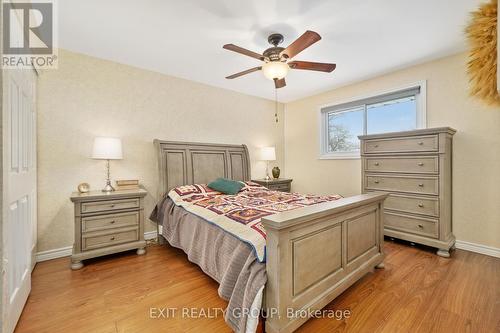 206 Chatterton Valley Crescent, Quinte West, ON - Indoor Photo Showing Bedroom